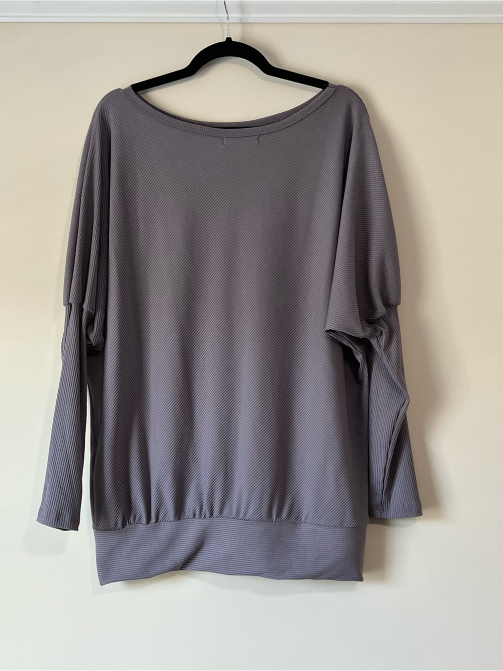 Lavender Ribbed Batwing Long Sleeve Banded Bottom Top - Picture 4 of 6